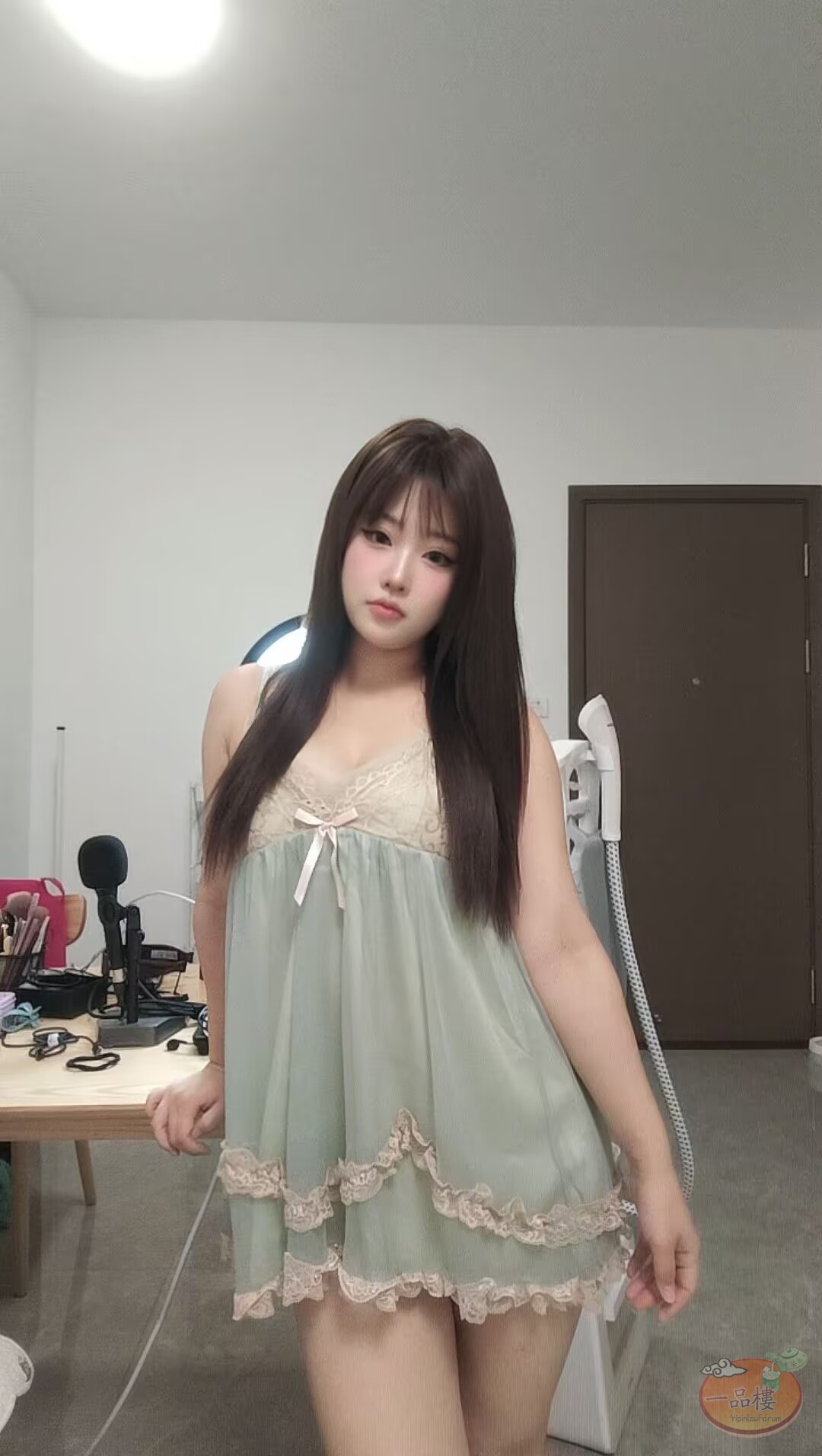 A01CE0A8B48352F72EA75C12D8CC55C1.jpg